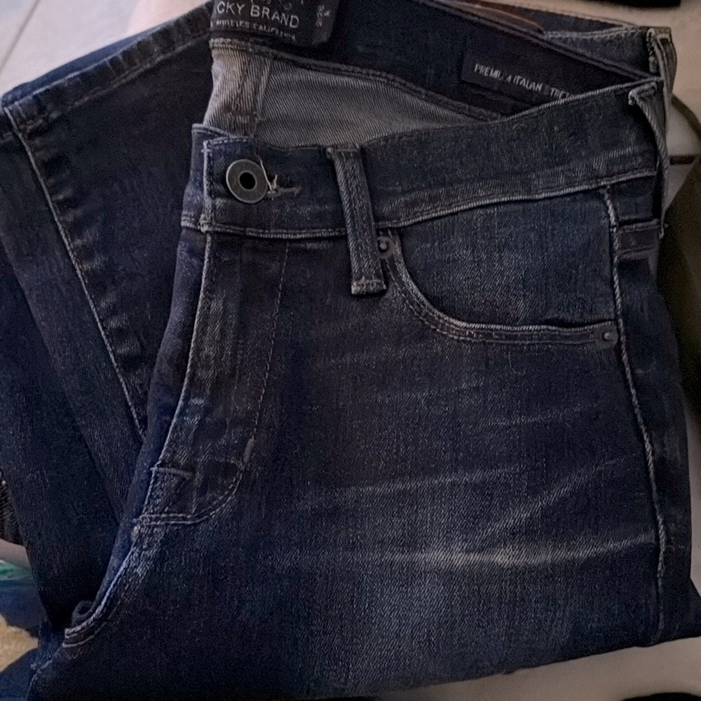 Lucky Brand 🍀 Brooke Straight, premium Italian stretch Size 2/ankle